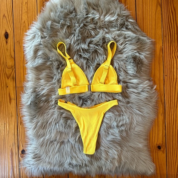 SHEIN Yellow Bikini Top & Bottoms - Picture 2 of 8